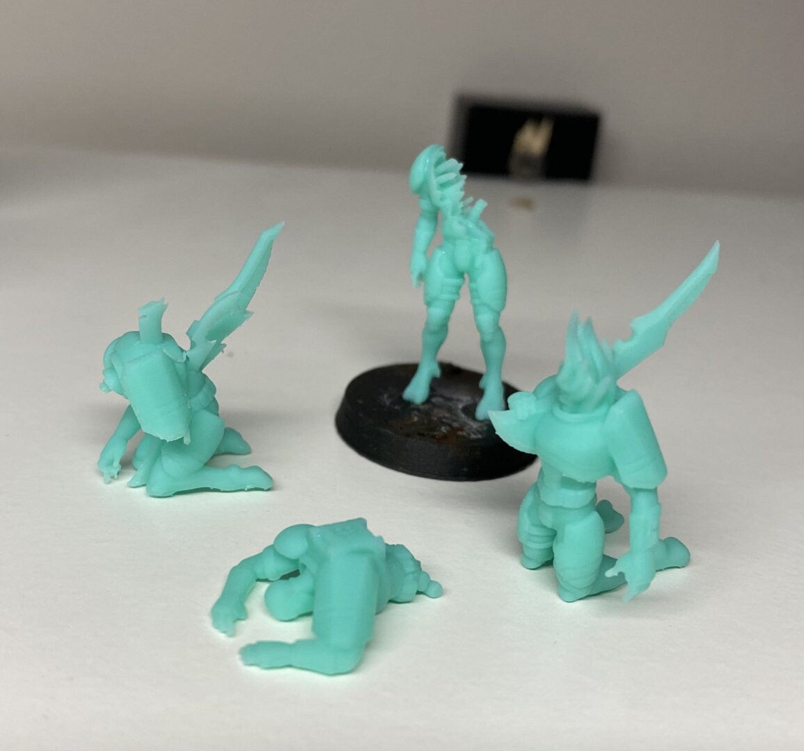 Alien Soldier Victims/Corpses by Edge Miniatures